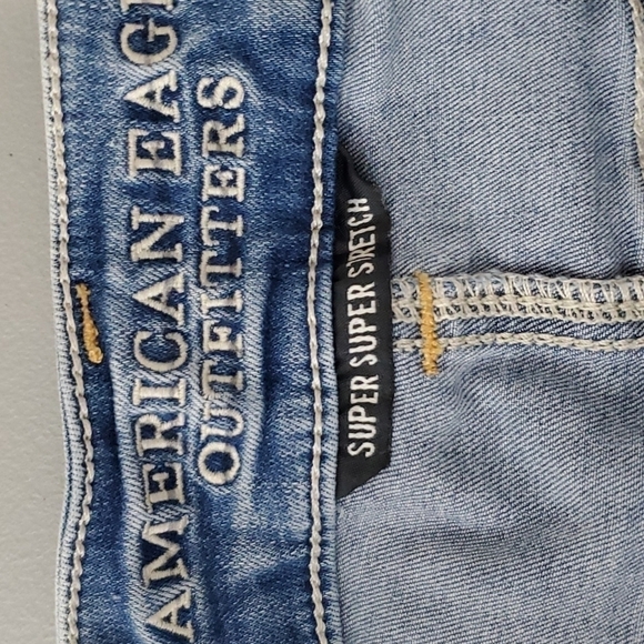 American Eagle size 2 super super stretch mid rise jean shorts - Picture 6 of 8